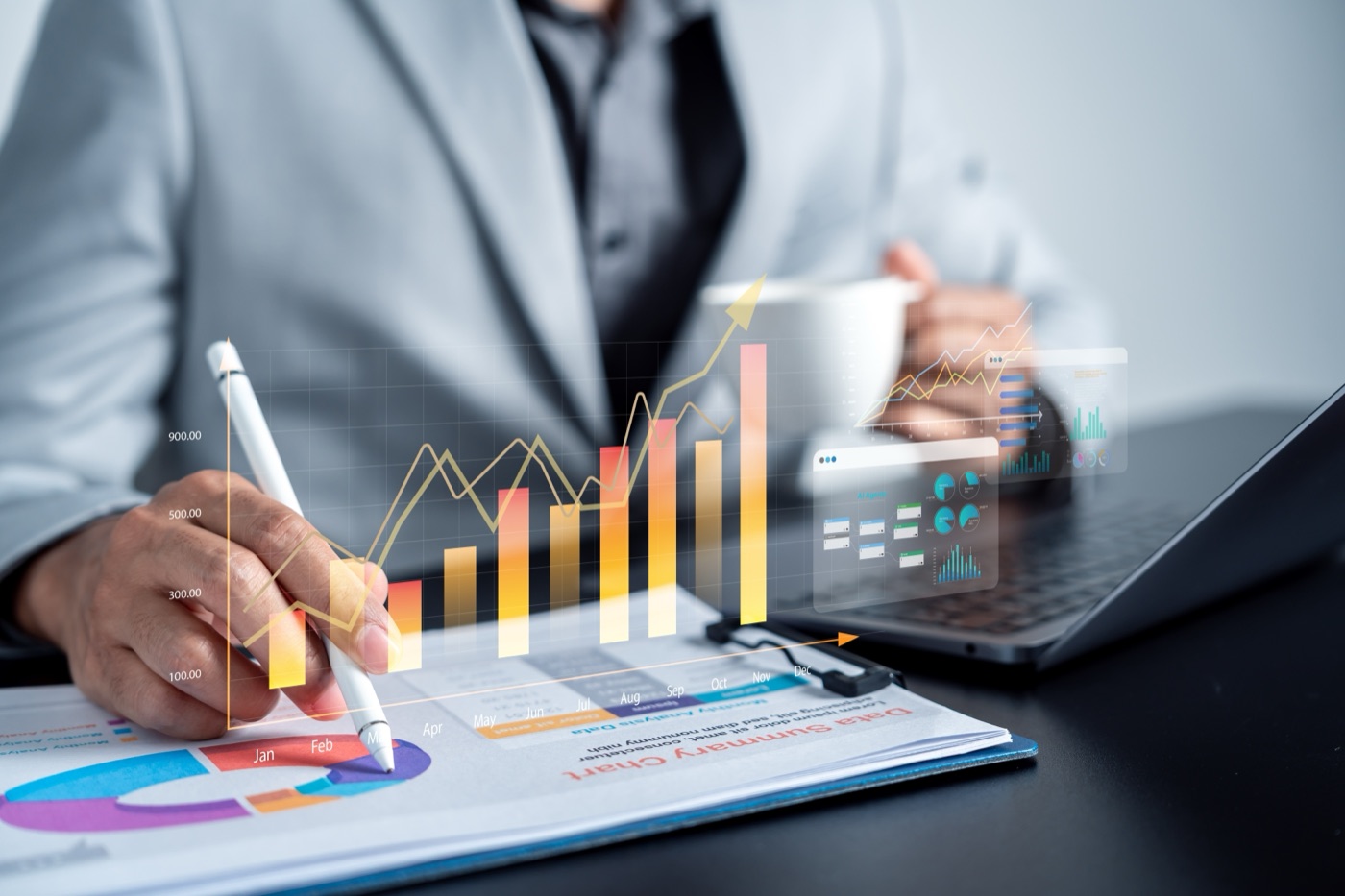 Gráficos de crecimiento y datos de marketing